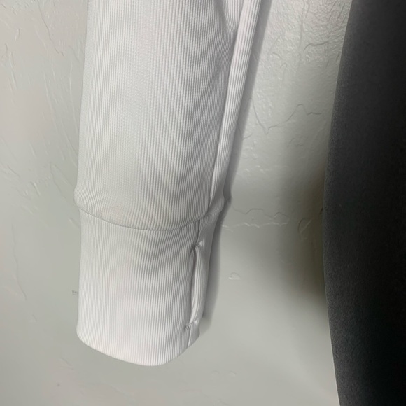 Move Technology White Long Sleeve Padded Active Top Size Medium - Picture 4 of 11
